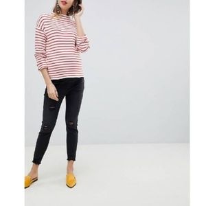 under bump skinny jeans